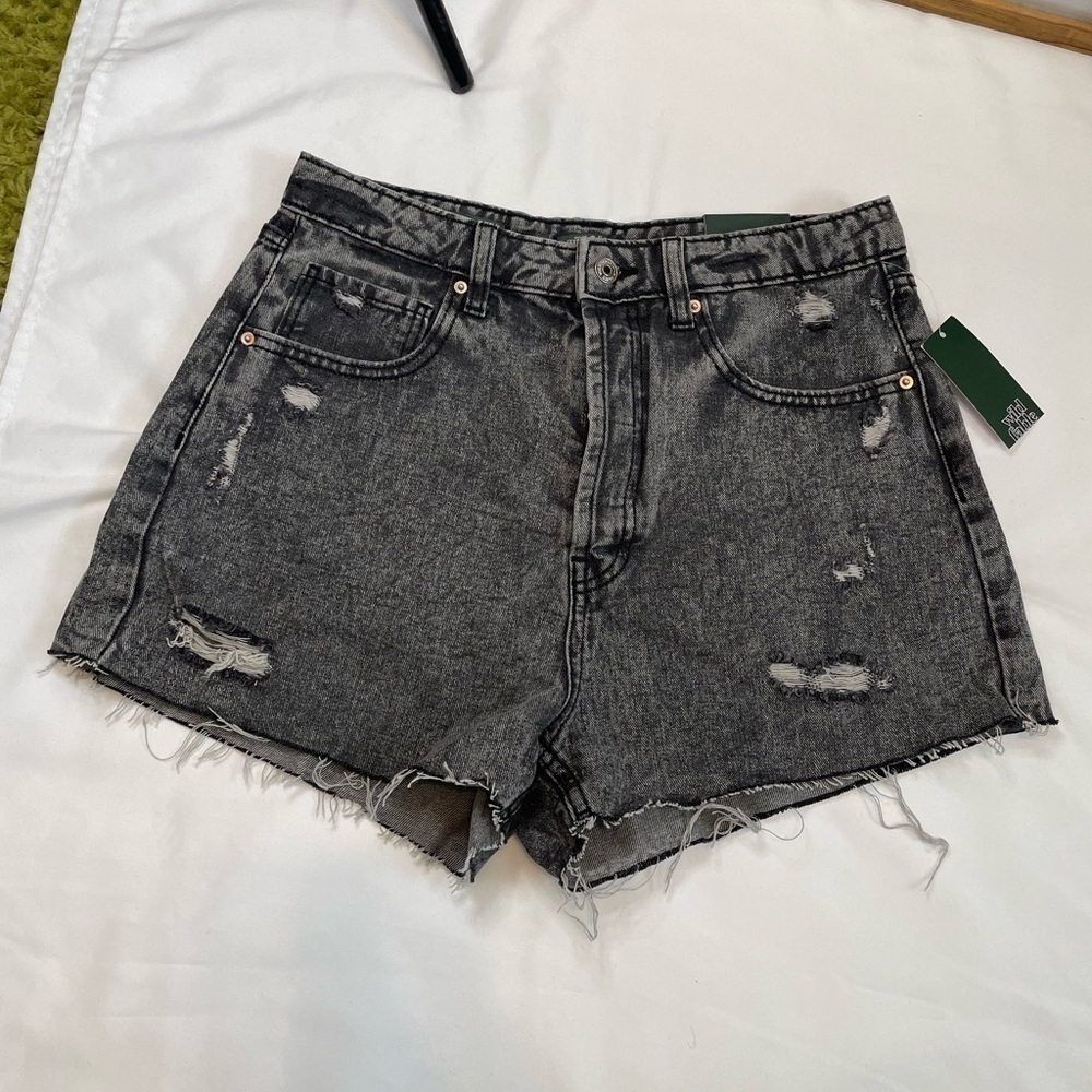 NWT Wild Fable size 10 highest rise black cutoff shorts